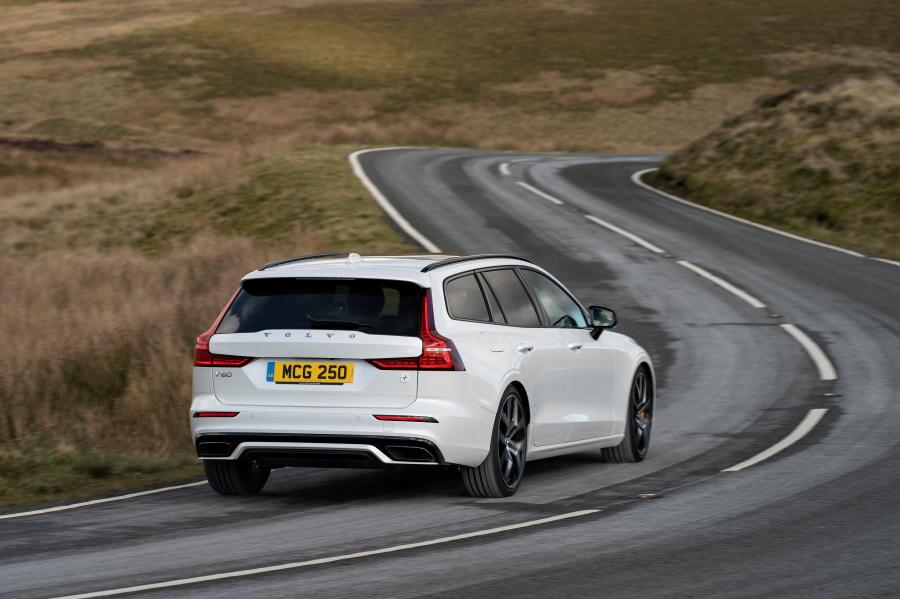  Volvo V60 T8 Polestar Engineered 2019 года  (UK) (фото 38 из 40)